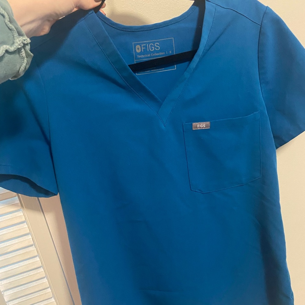 Figs Catarina One Pocket Scrub Top—Small, Alps Blue